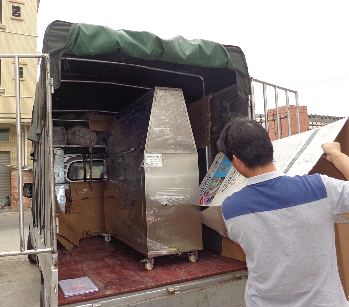 紫外線(xiàn)老化試驗(yàn)箱出貨現(xiàn)場(chǎng)